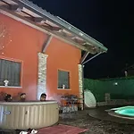 Girasole Wellness E Relax Couette-café Fossano